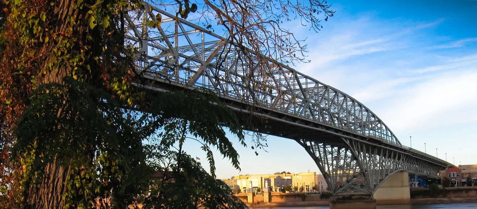 Red River bridge between Shreveport and Bossier City