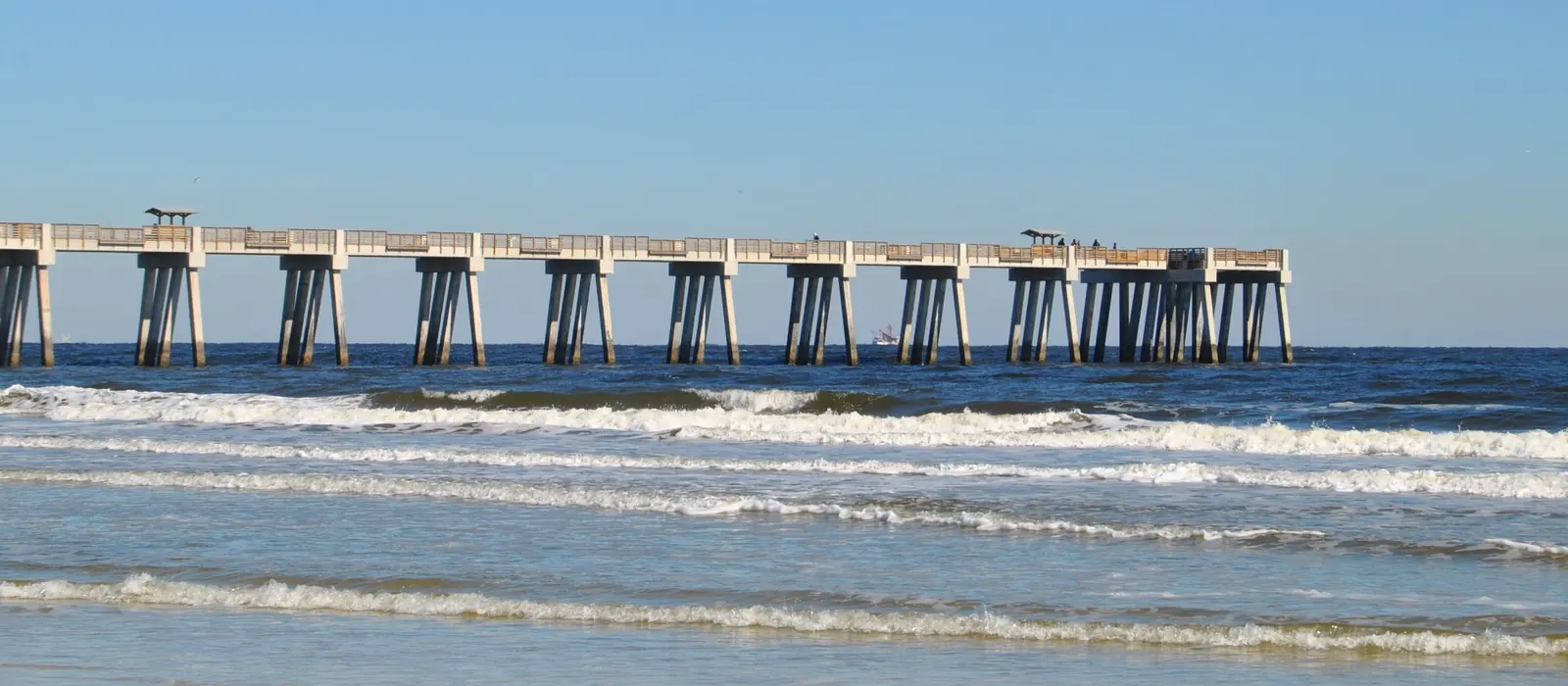 The Jacksonville Beach pier and surf